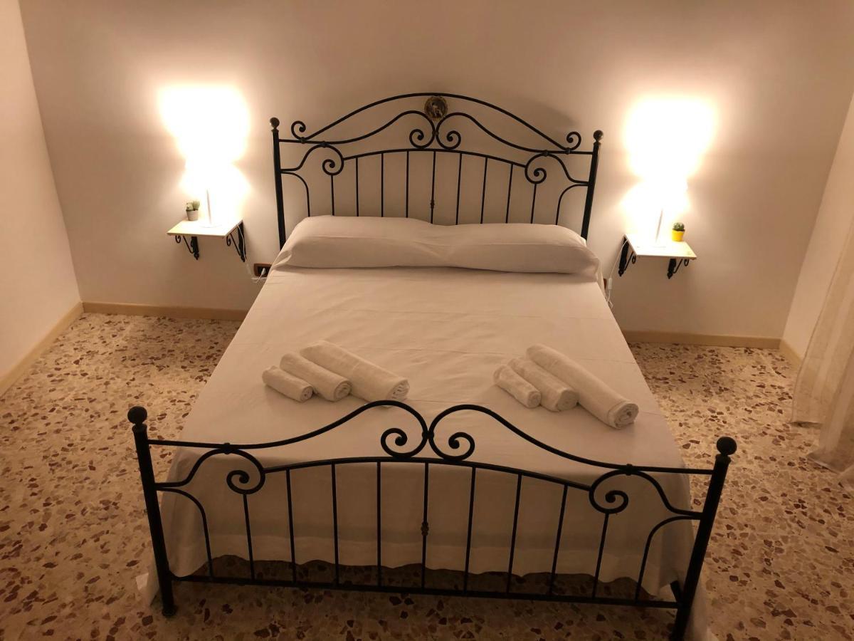 La Casa Di Vincenzo Lägenhet Syrakusa Exteriör bild